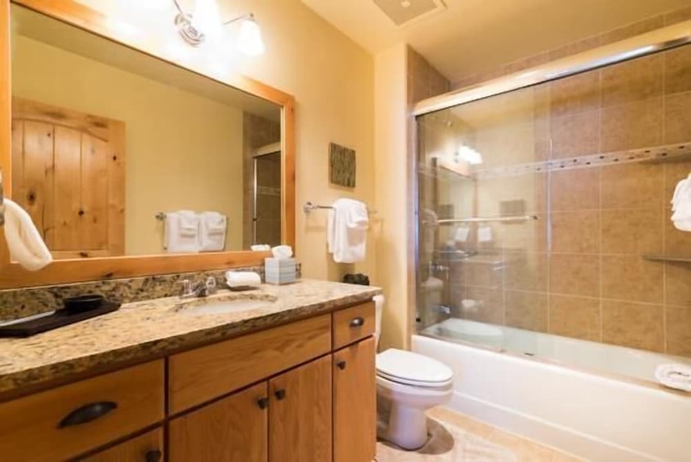 6116 Bear Lodge, Trappeur's Crossing Apartment 2