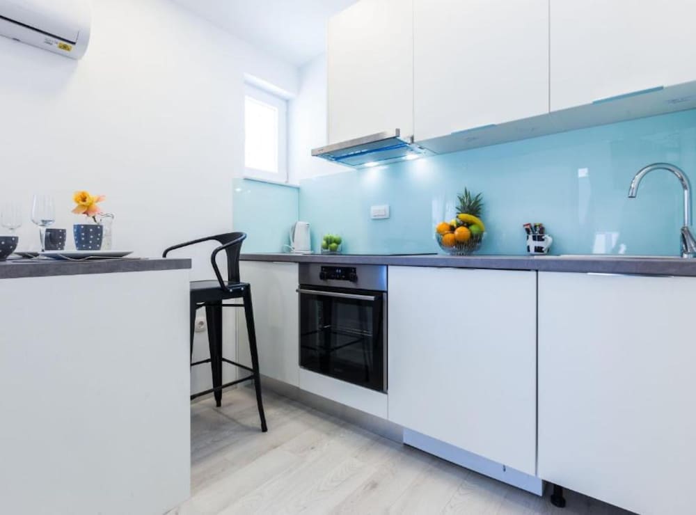 Spacious Two sis Apartments in Zadar With Terrace