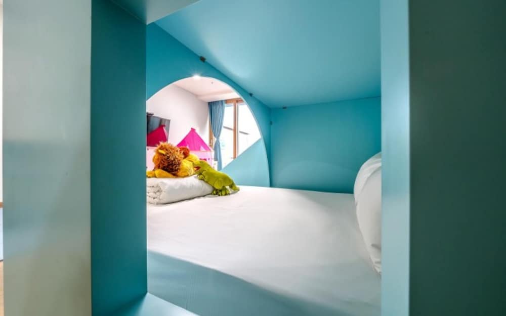 Yeosu Romance Night Sea Pension Resort view 4