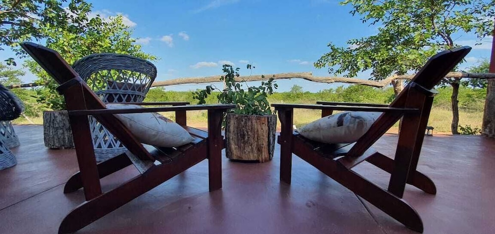 Shanatsi Safari Lodge