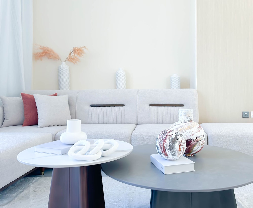 Stylish 1BR With Balcony City Views O2 Tower, JVC