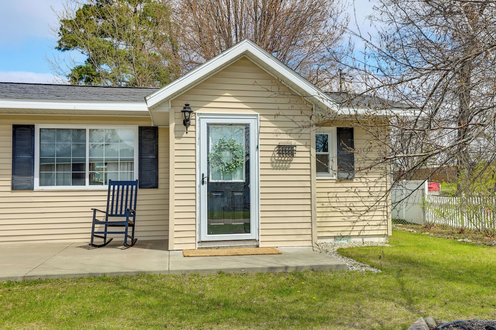 1 Mi to Wilson State Park: Harrison Home w/ Yard!