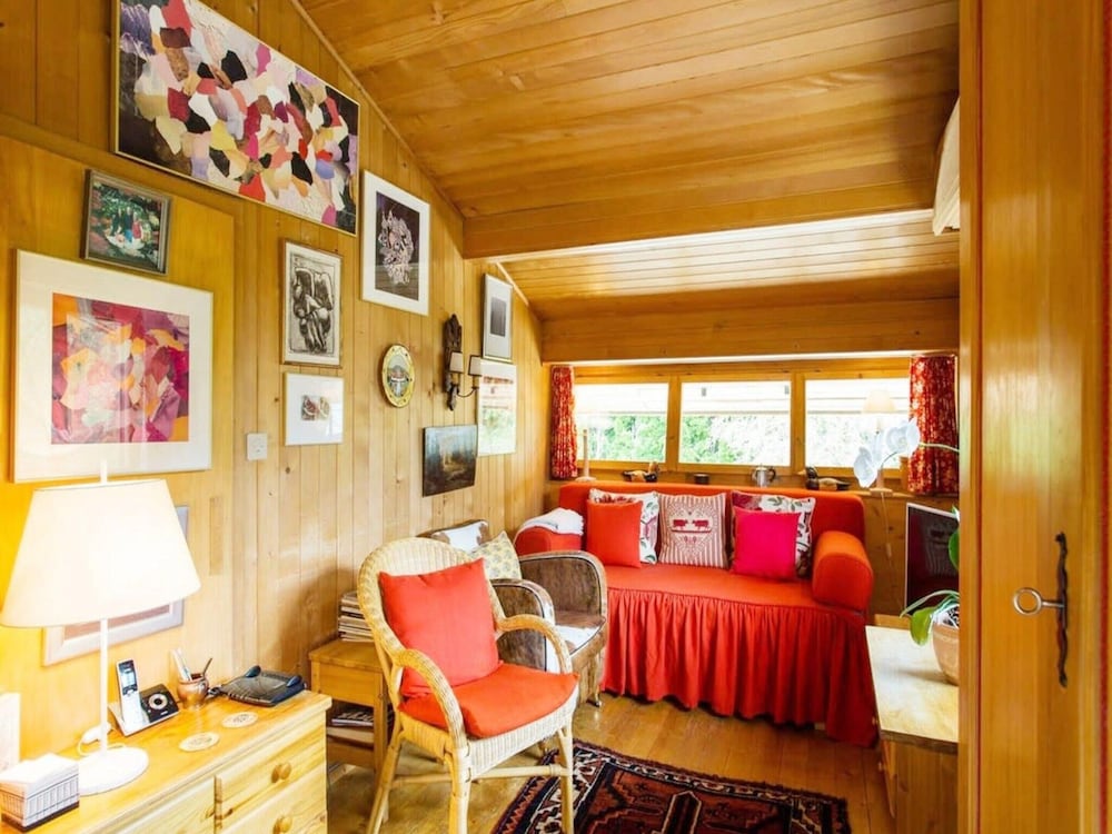 Cosy Chalet With top View