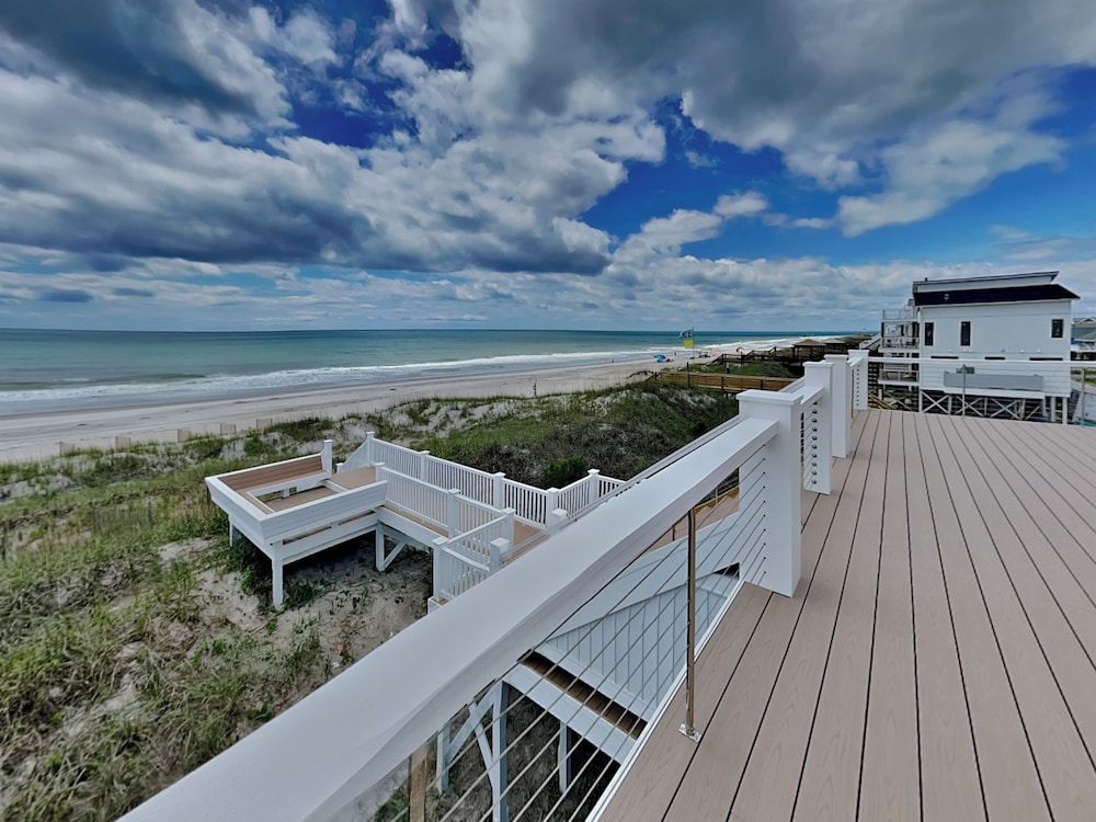 Turtle Paradise by Topsail Realty