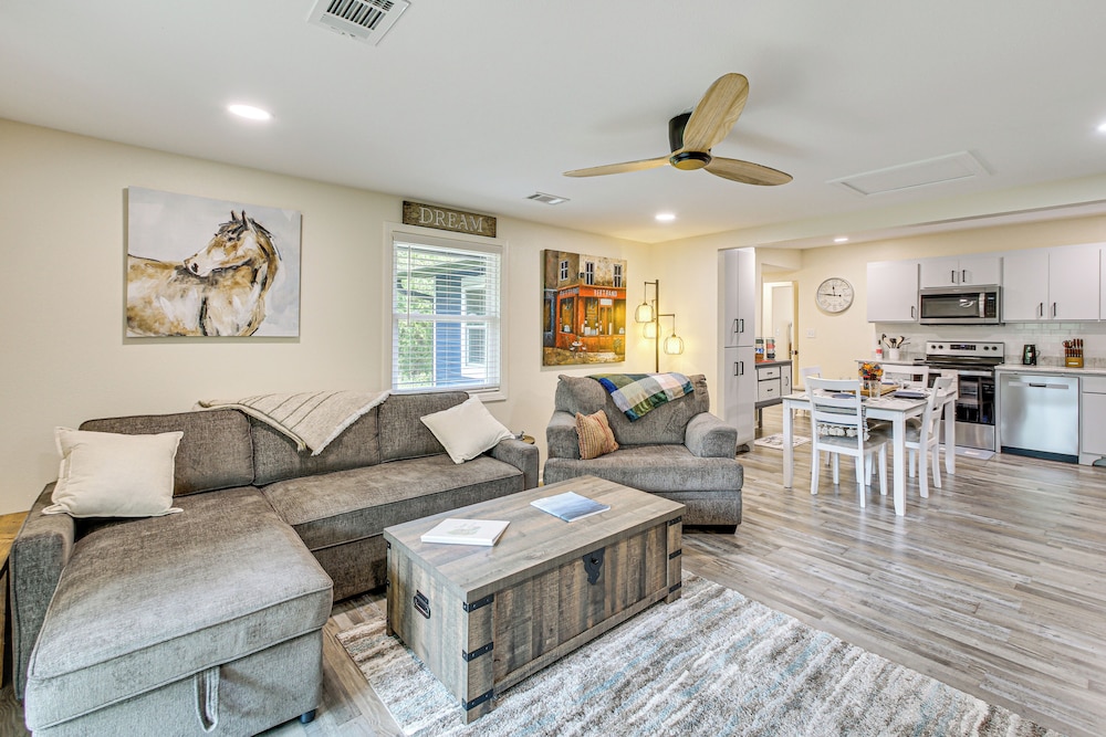 Lake Hamilton Retreat w/ Kayaks & Spacious Yard!