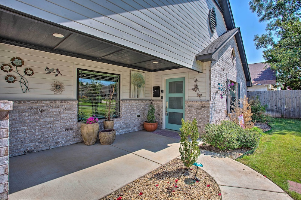 Modern OKC Retreat: Half-mile to Plaza District! view 3