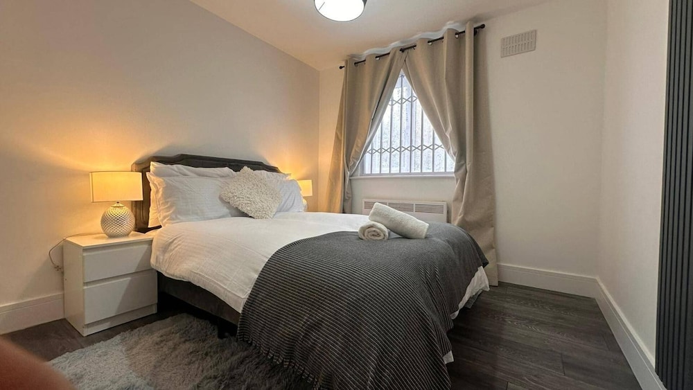 Apartment - Sleeps 4 - City Base - District Line