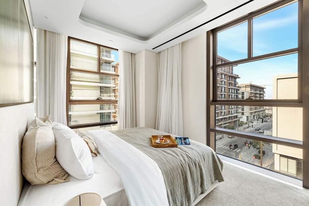 Upscale 3BR Maid Near Dubai Mall