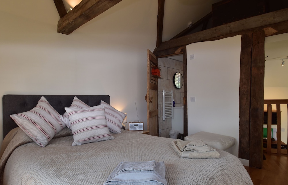 Applecote - Rye view 5