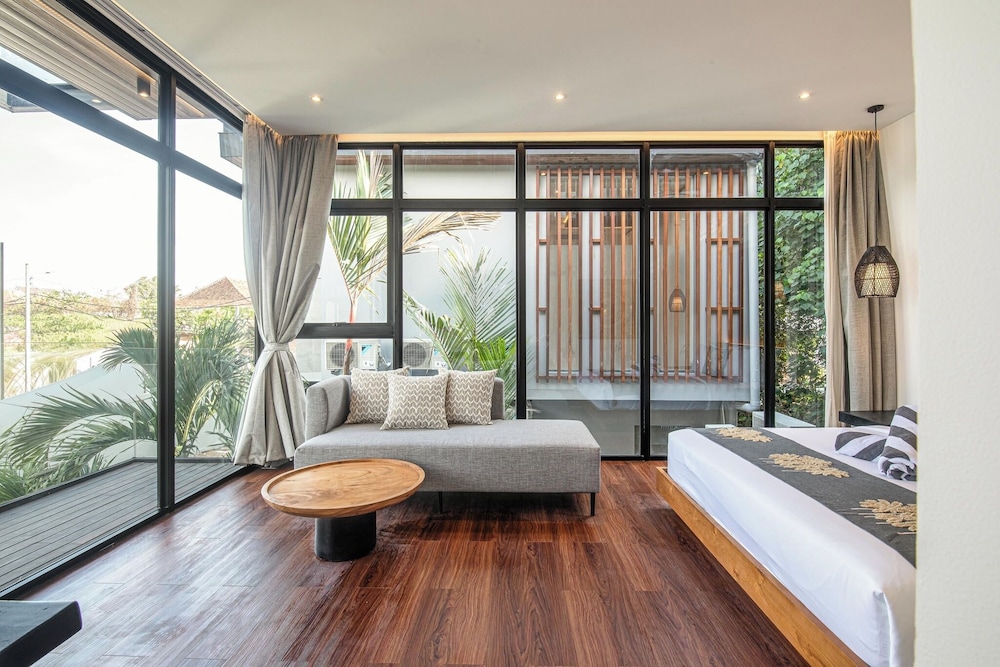Opulent 6BR Villa, 400m From Canggus Golden Shore