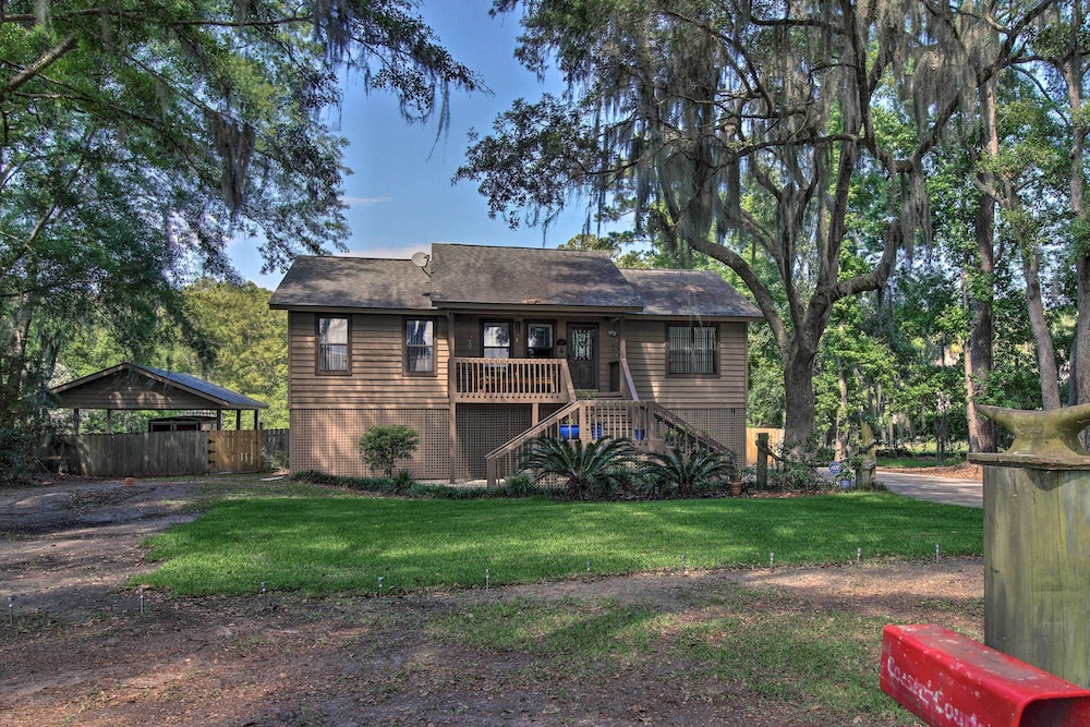 Waterfront Midway Home w/ Sunroom & Large Yard view 2