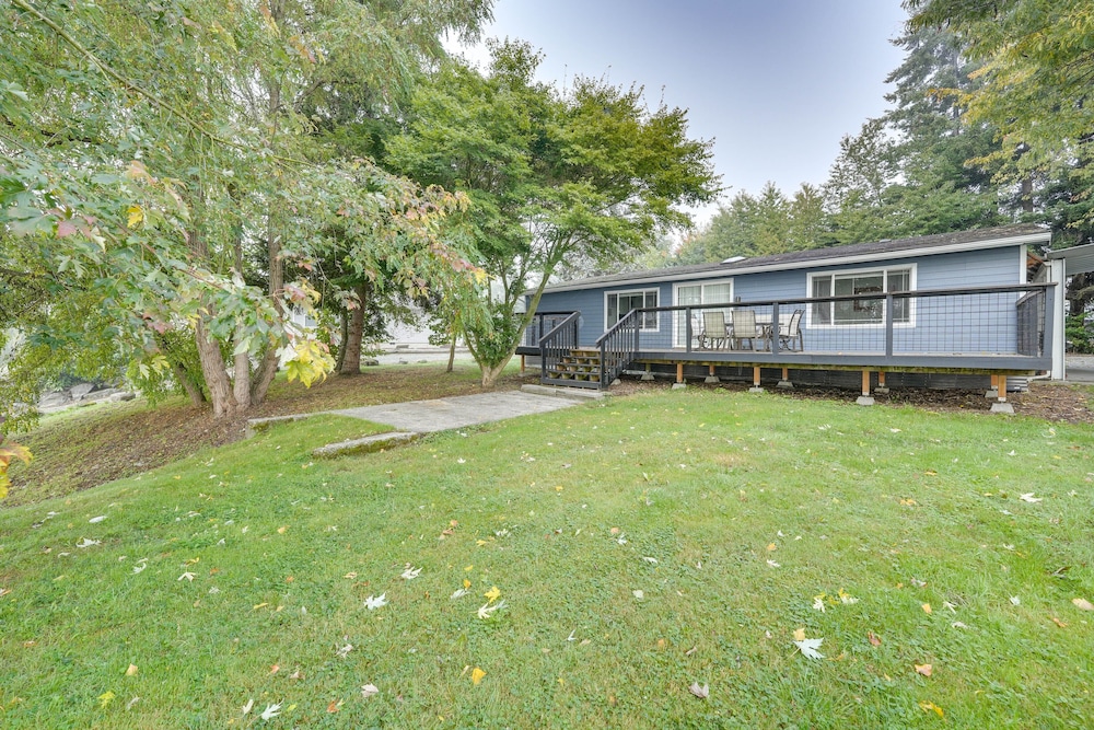 Lakefront Mount Vernon Home w/ Private Dock! view 3