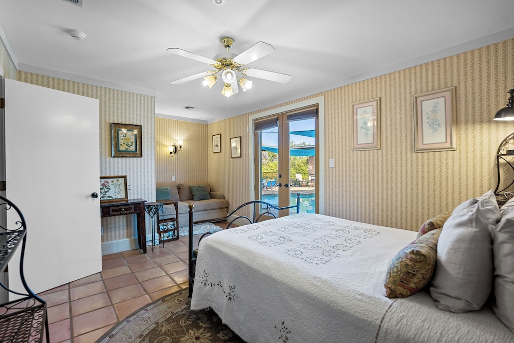 7br Home w/ Pool - Perfect for Family Reunions view 4