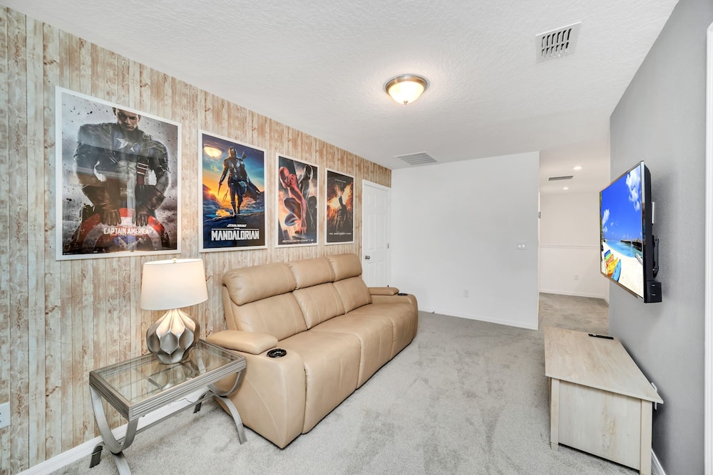 Solara Resort Home w Pool 15 min to Disney World