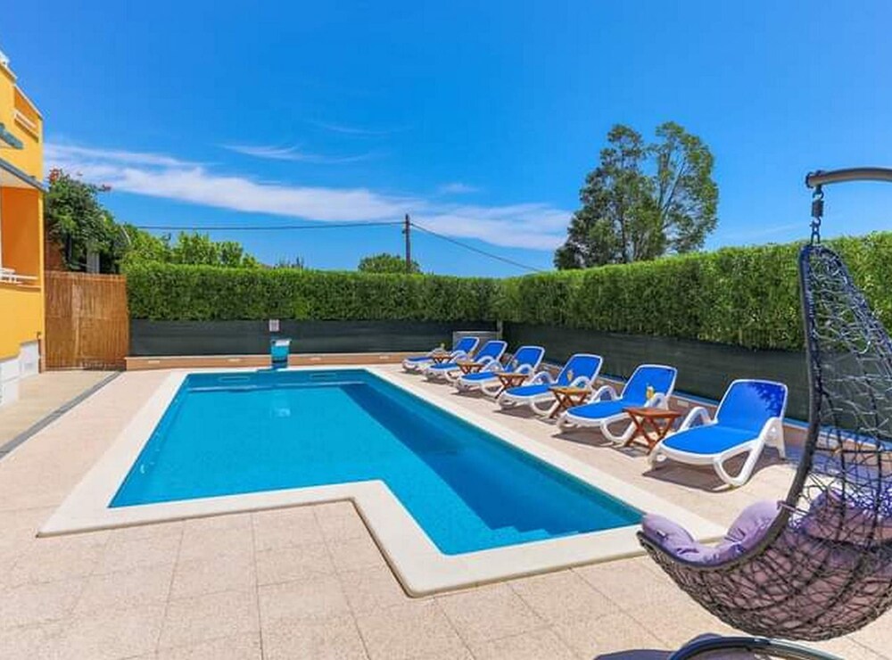 Kastel Luksic Scenic Villa With Pool