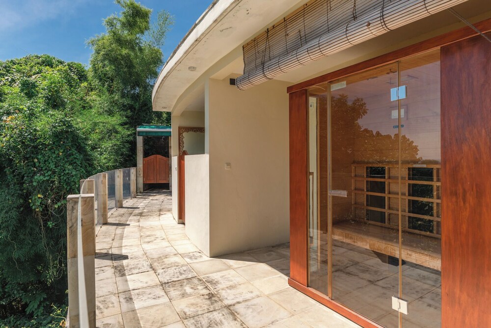 Bougainville Hill Villa