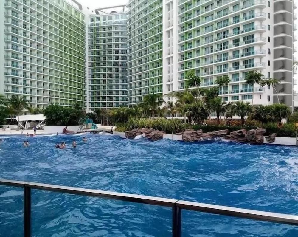Azure Urban Resort Staycation