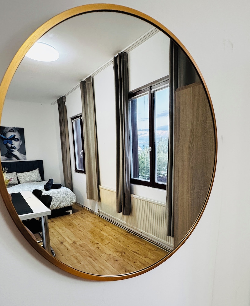 Spacious Budget Home Garden Stay