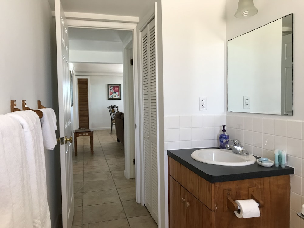 Caribbean Sea Breeze Villas
