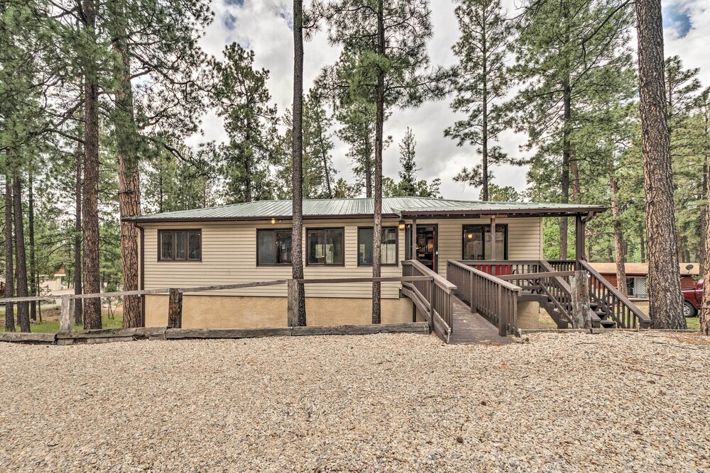 14 Mi to Ski Apache: Ruidoso Home w/ Deck & Grill! view 5