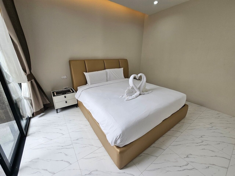 Baan First Pool Villa