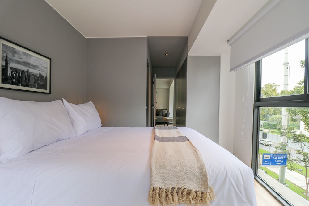 w Exceptional 2BR w Amazing View in San Isidro