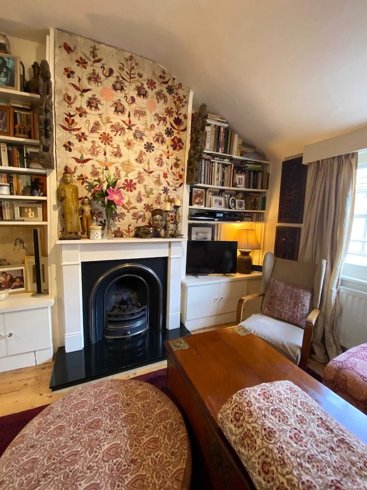 Beautifully Curated 2BD Flat Tyburnia, London!