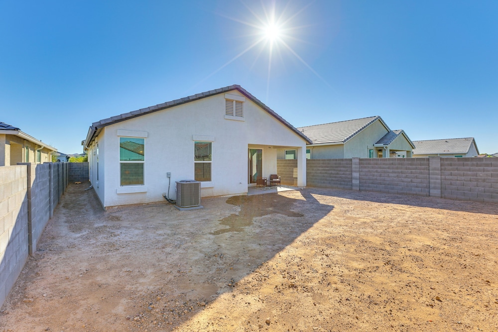 10 Mi to Dtwn Phoenix: Updated Home