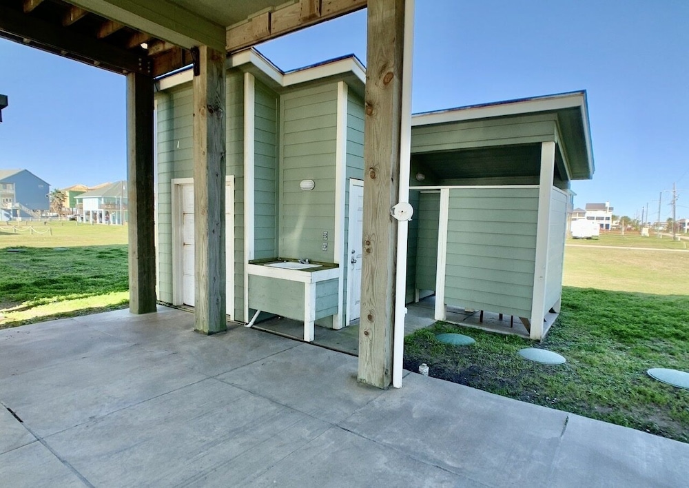Sea Song 2 Bedroom Home by RedAwning