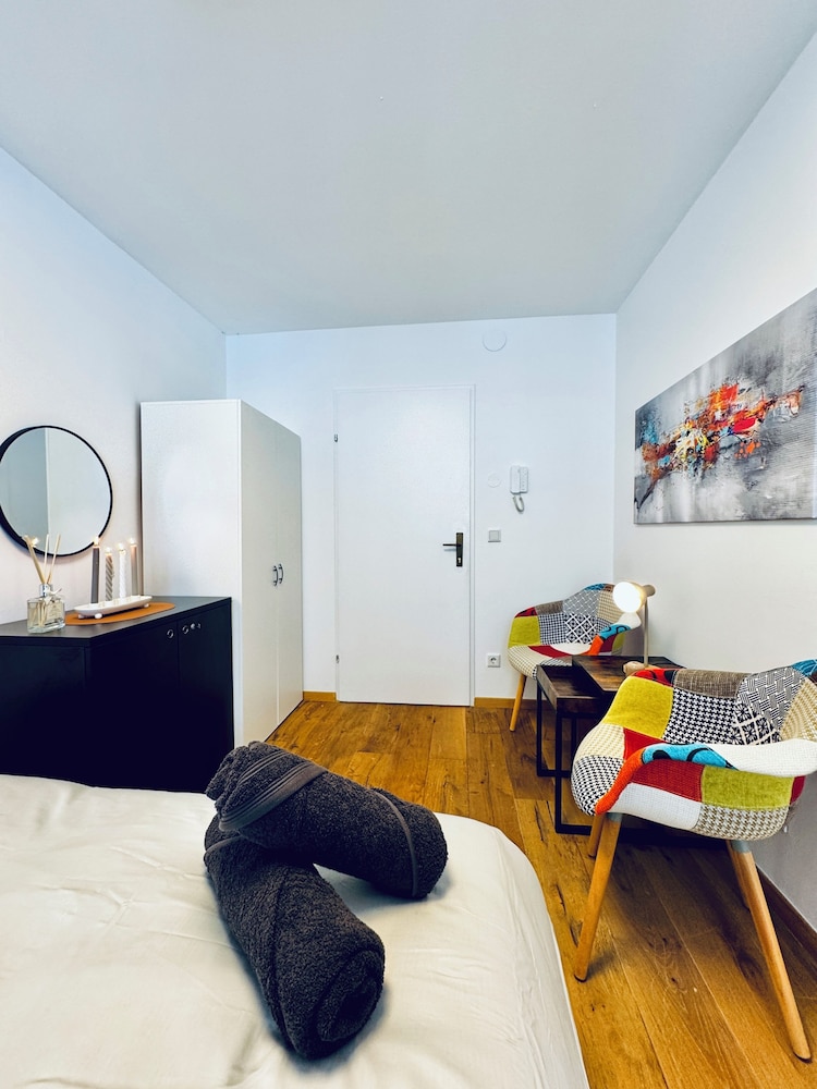 Comfortable Room Near Kaufpark Alterlaa