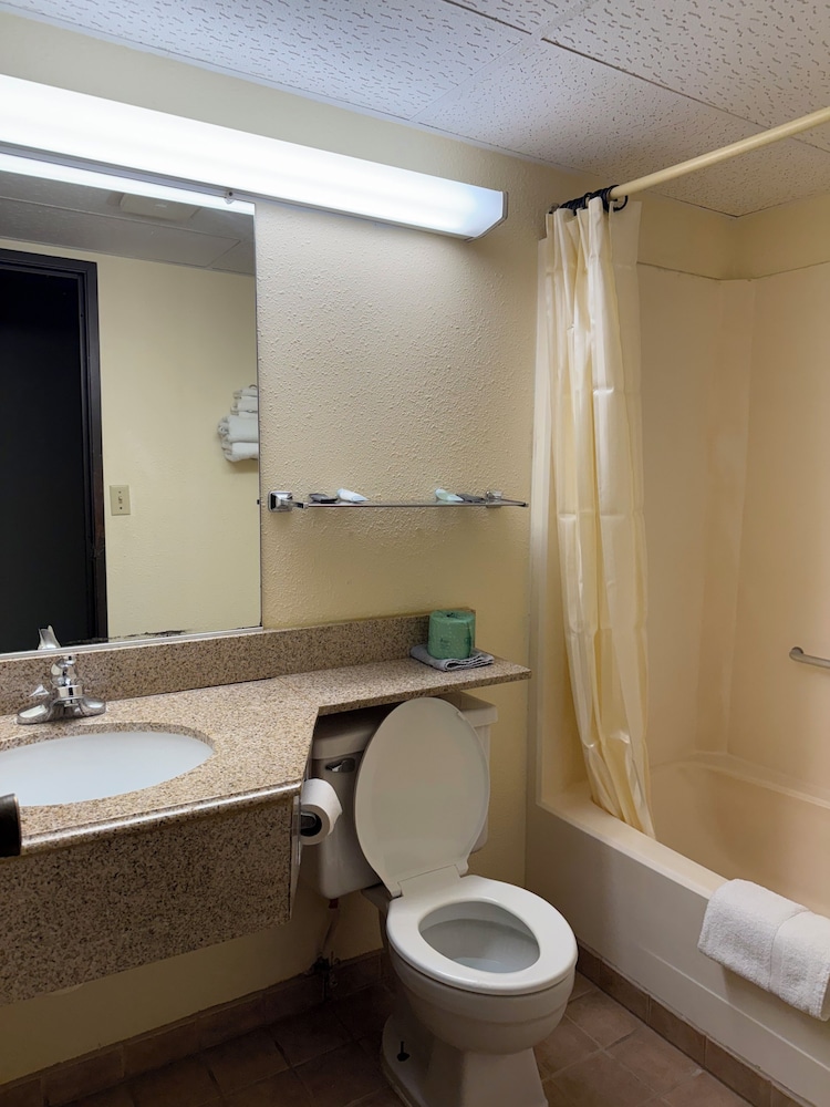 Peddlers Inn Motel