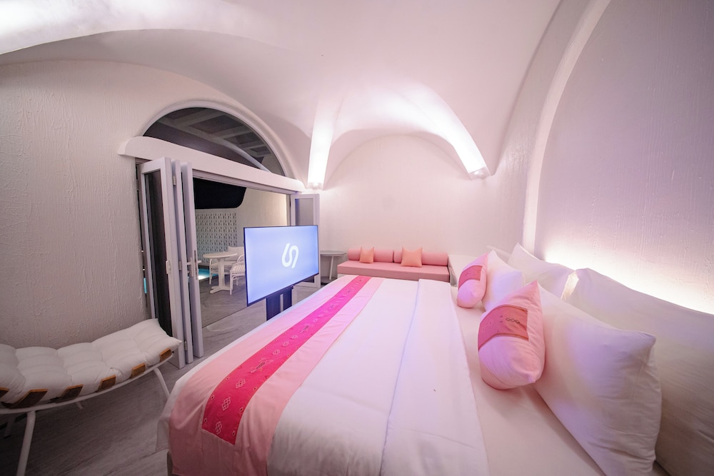 69 Resort & Beach Club by Loccal Collection, Labuan Bajo