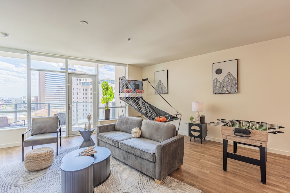 ROVE LIVING/KL - 44 Monroe