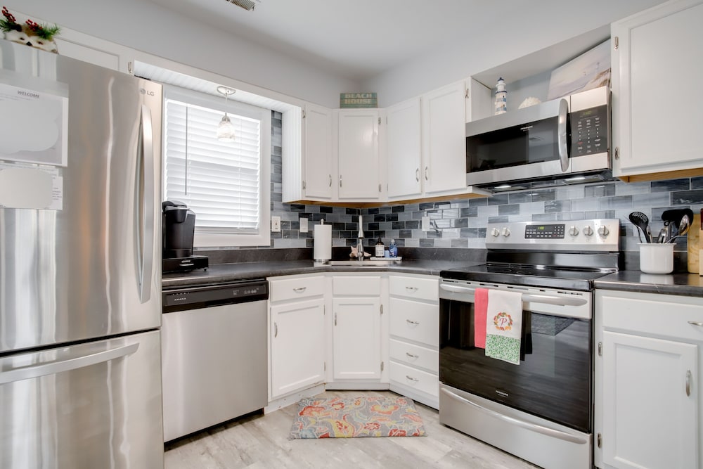 Remodeled Ocean City Getaway w/ Harbor Views!