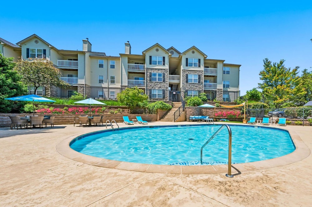 Landing Apartments - Eureka