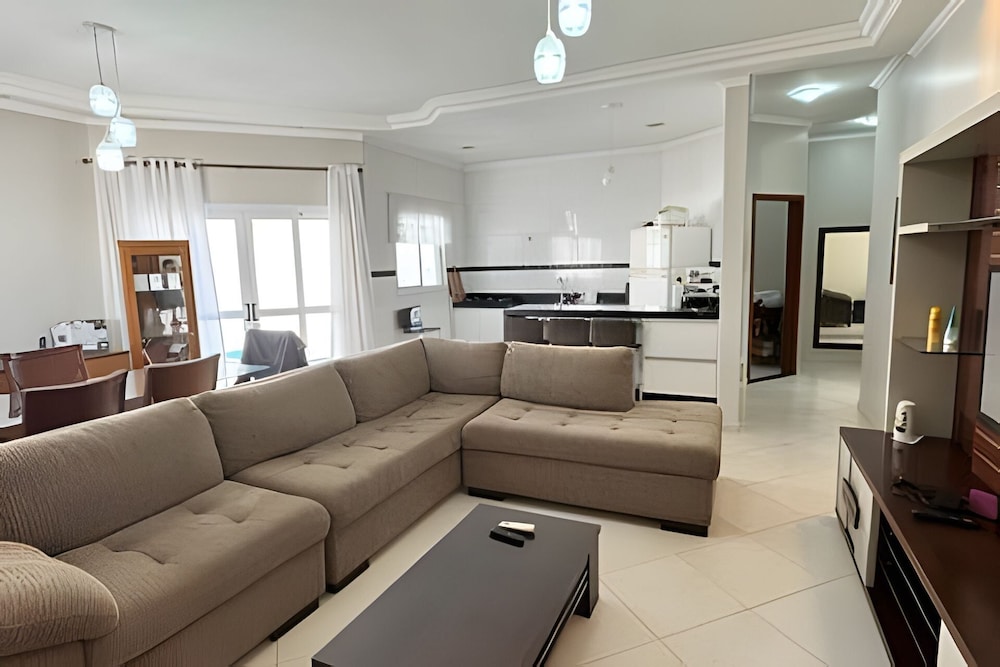 Casa com piscina em Bertioga 1