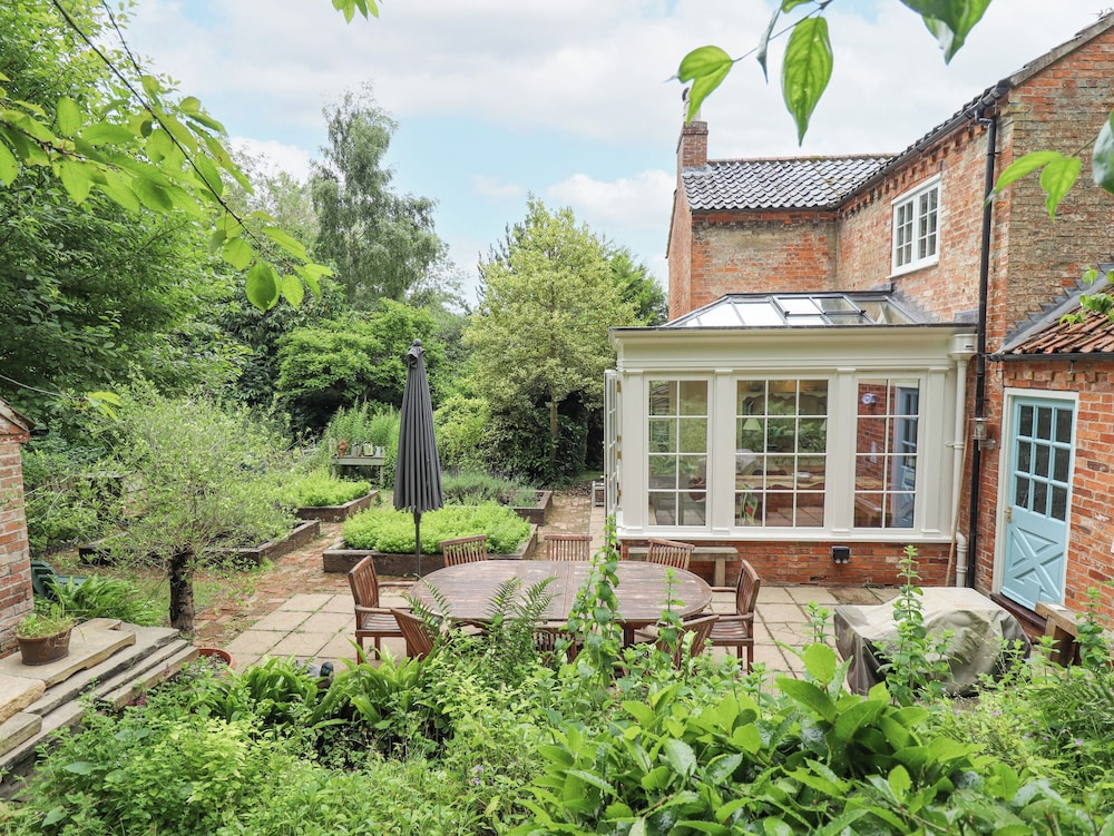 Sunny Cottage