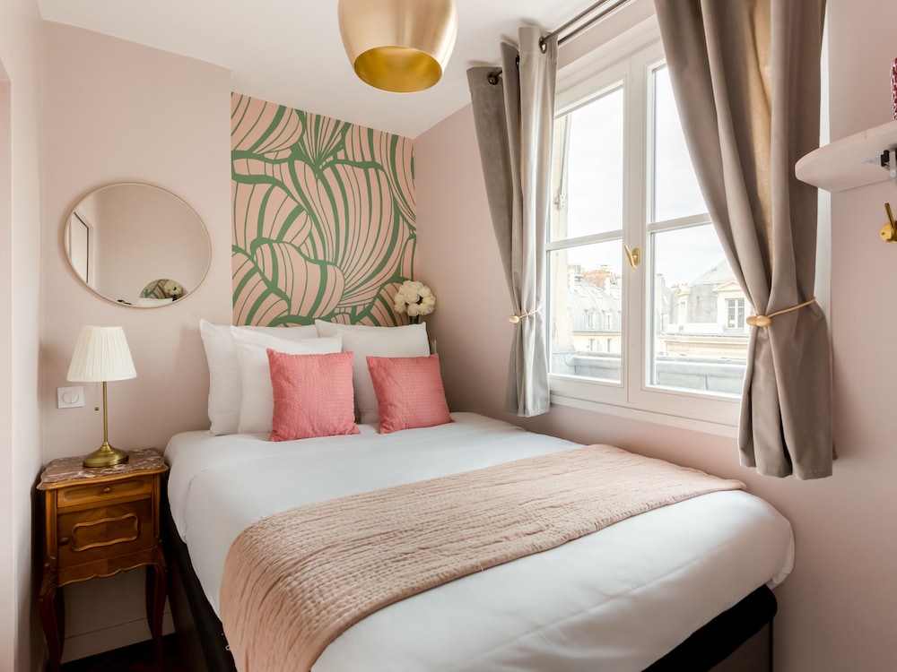 Merveil Luxury Suites - Royale - Saint Honore view