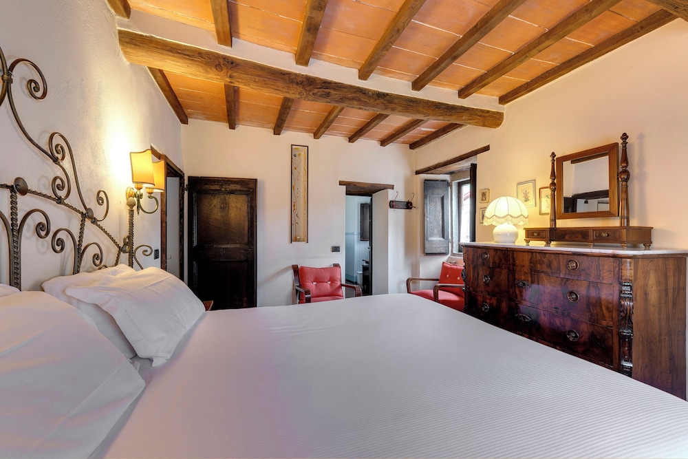 Entire Hilltop Villa With Private Pool In Palazzuolo Sul Senio
