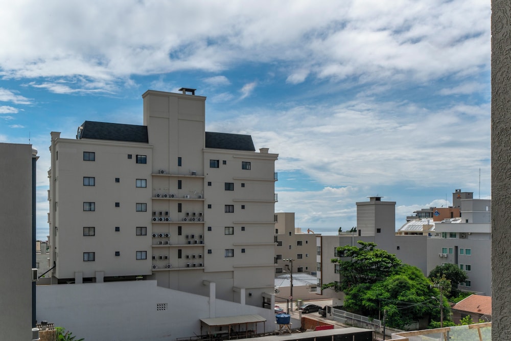 Aluguel flat alto padrão com piscina