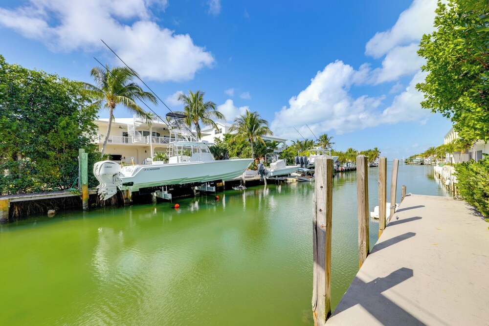 Spacious Canal-front Home: Florida Keys Gem
