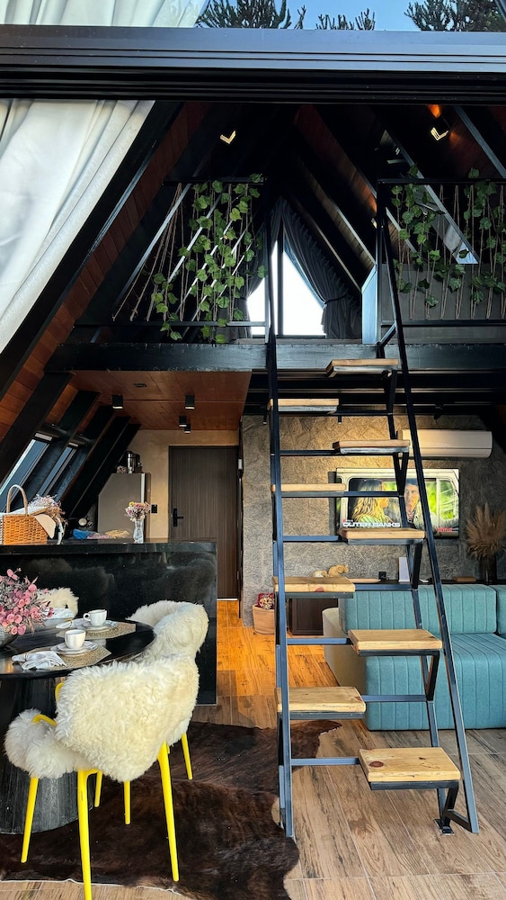 Cabana Lodge