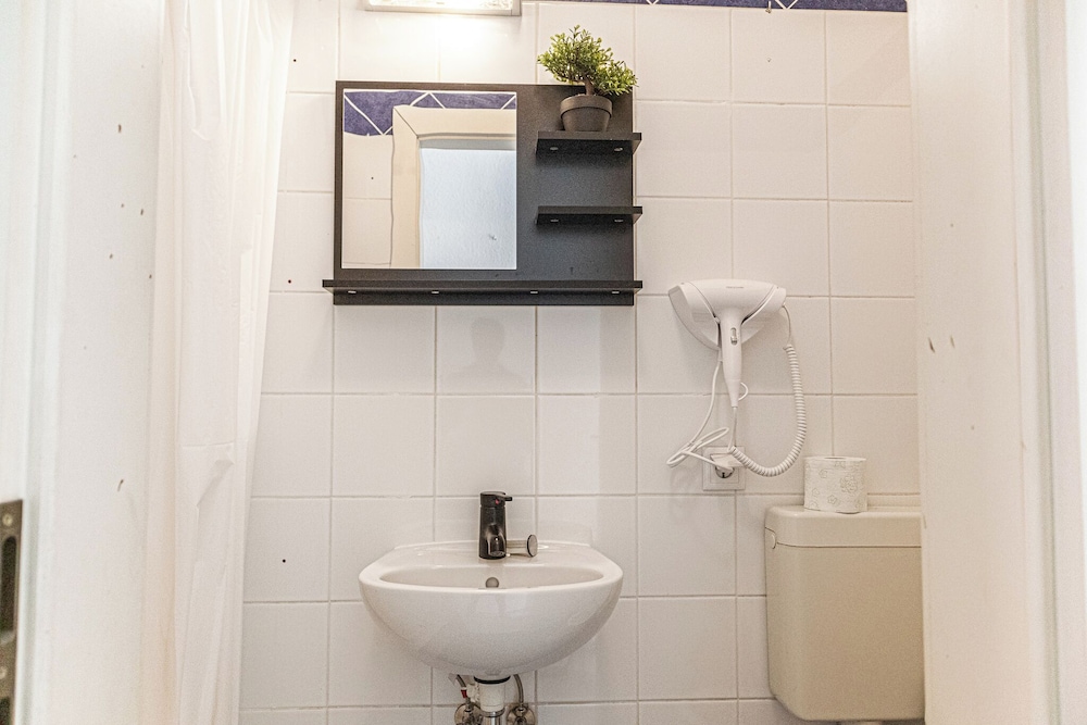 Beautiful 2BR Apartment Near Rennweg