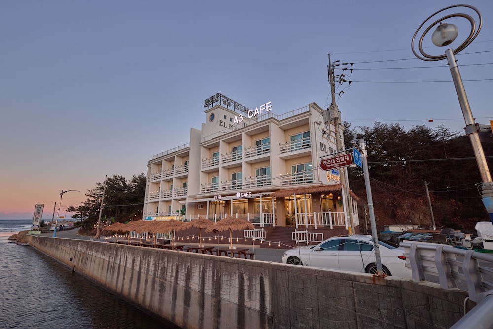 Elmar Condotel