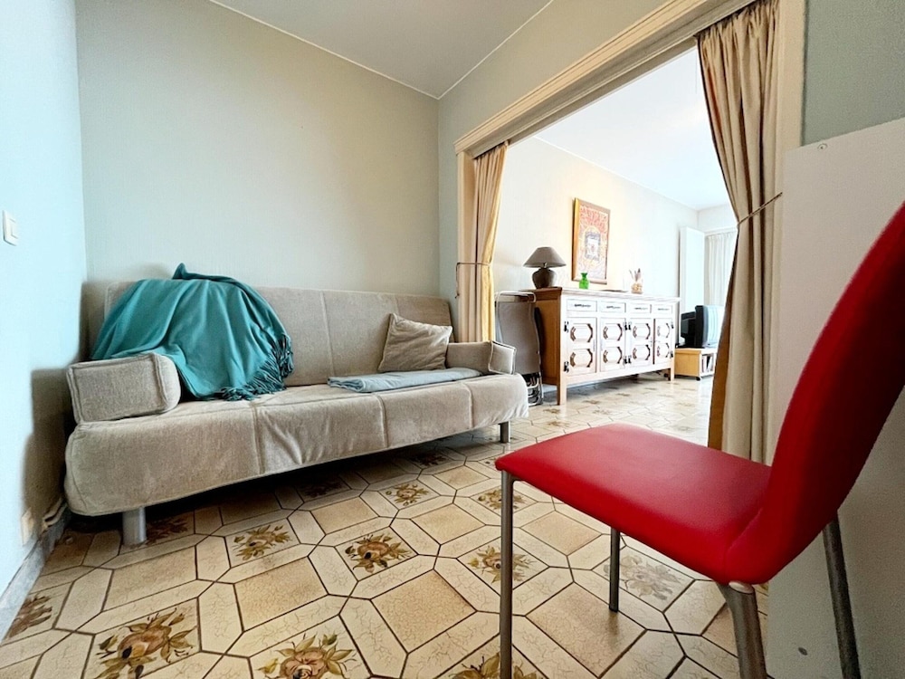 Apartment in Wenduine With Stunning Sea View