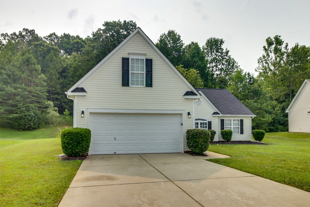 Cozy North Carolina Abode - Minutes From Downtown! view 5