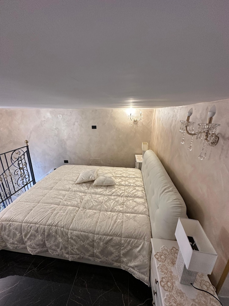 Luxury Apartment in Vomero photo 2