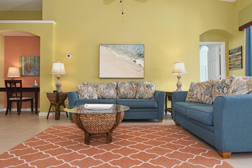 Caribbean Breeze Pool Home 3 Miles to Disney