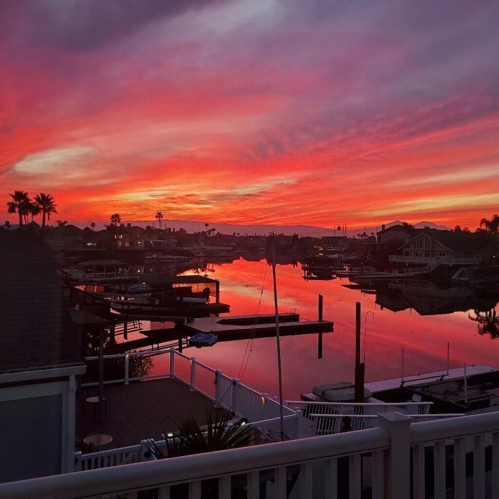 Waterfront Escape With Private Dock 3 Bedroom Home