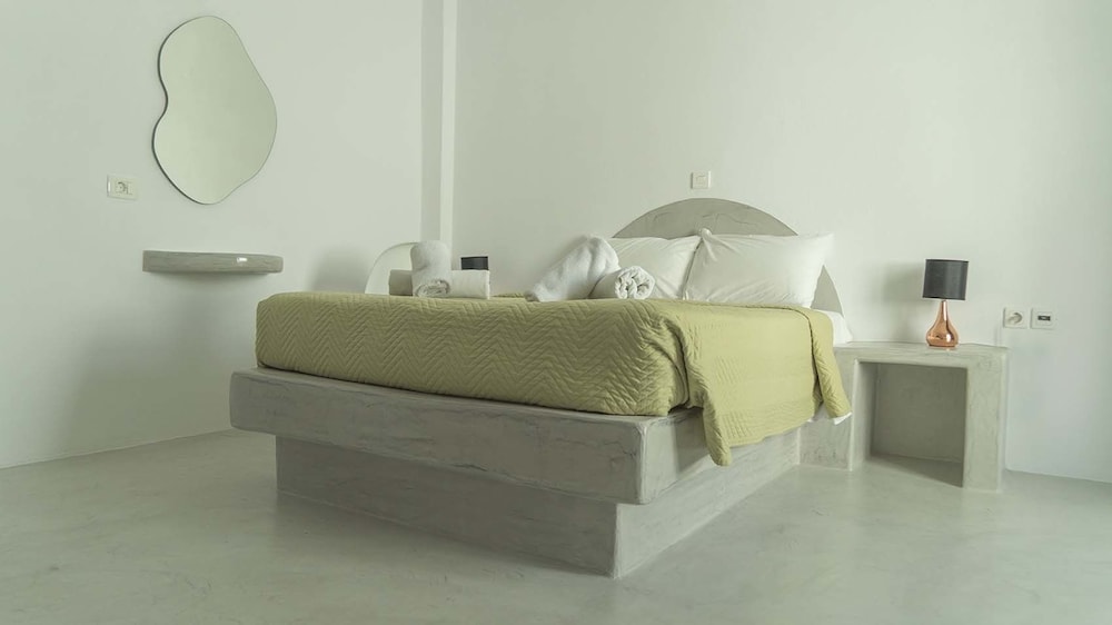 Loukas & Emma Eco Houses